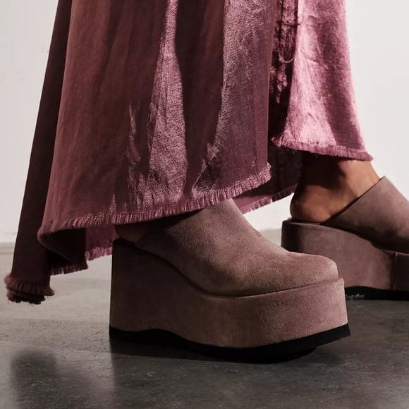 Free People Shoes - Free People Avery Closed Toe Platform Mules